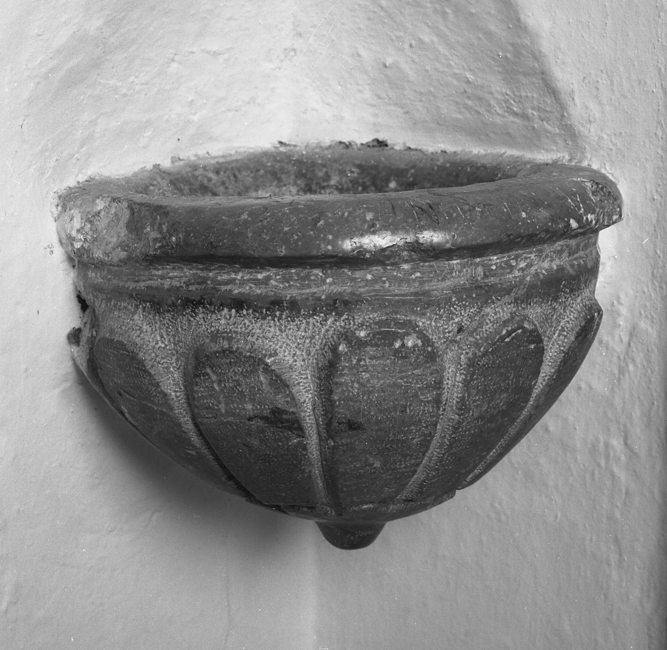 acquasantiera - da parete - ambito veneto (sec. XIX)