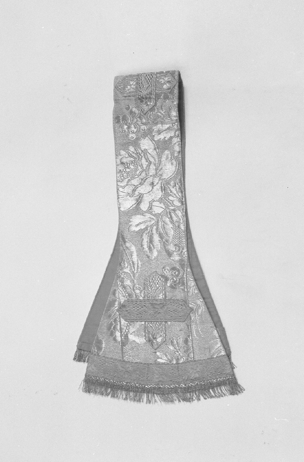 stola, elemento d'insieme - ambito veneto (secondo quarto sec. XX)