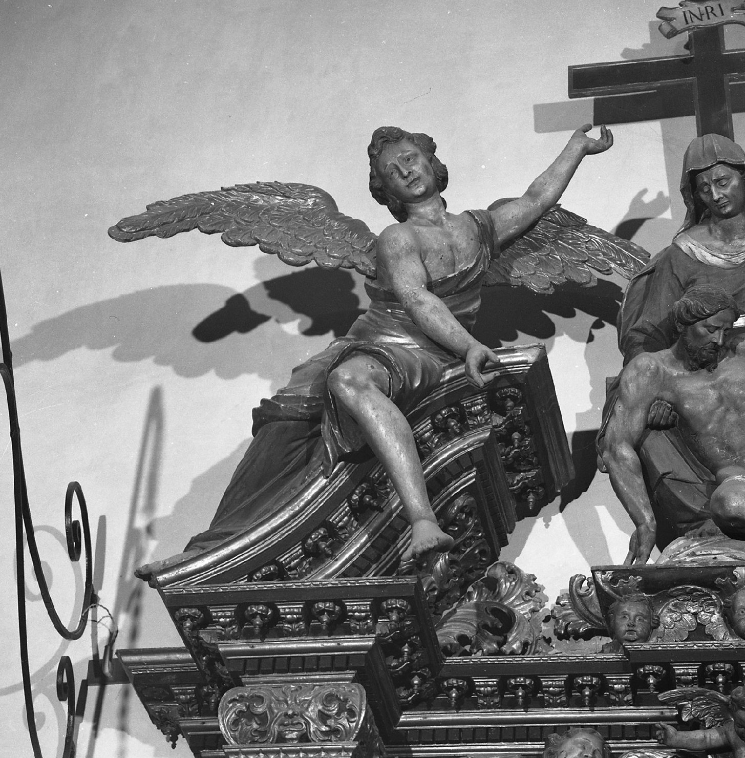 angelo con simbolo della passione (statua) - ambito veneto (sec. XVII)