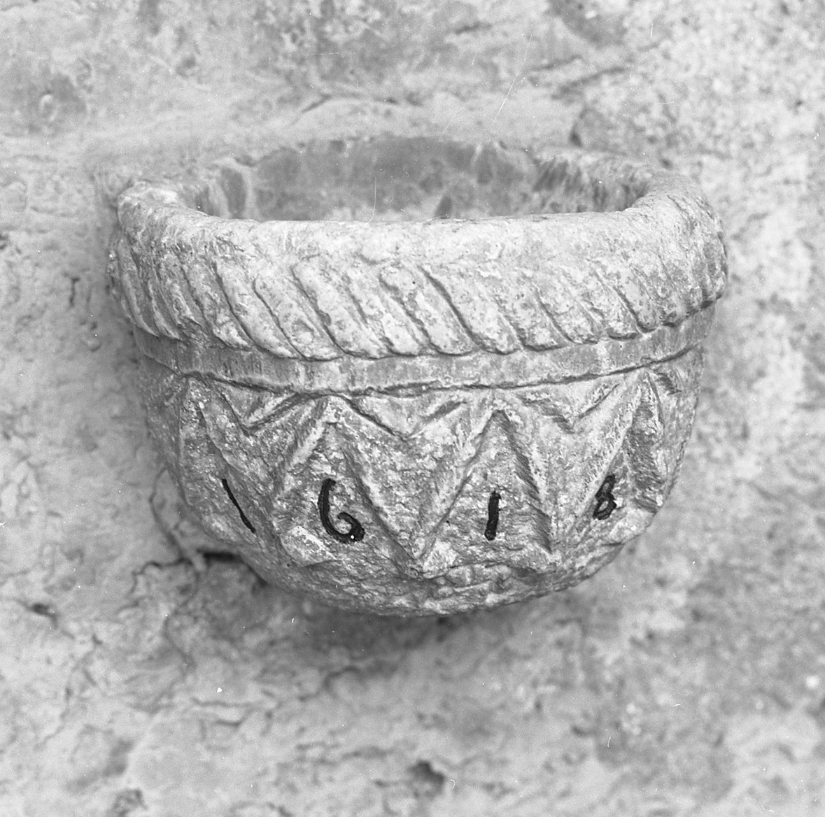 acquasantiera - da parete - ambito veneto (sec. XVII)