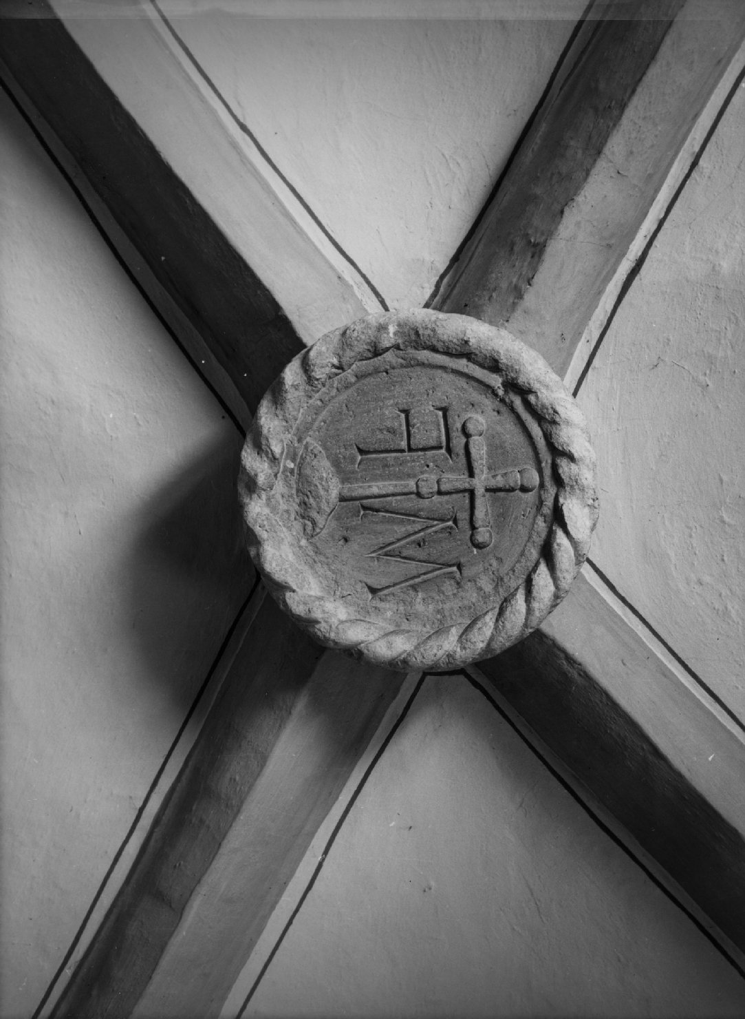 emblema dell' Ordine dei Frati Minori Conventuali (rilievo) - ambito veneto (sec. XIV)