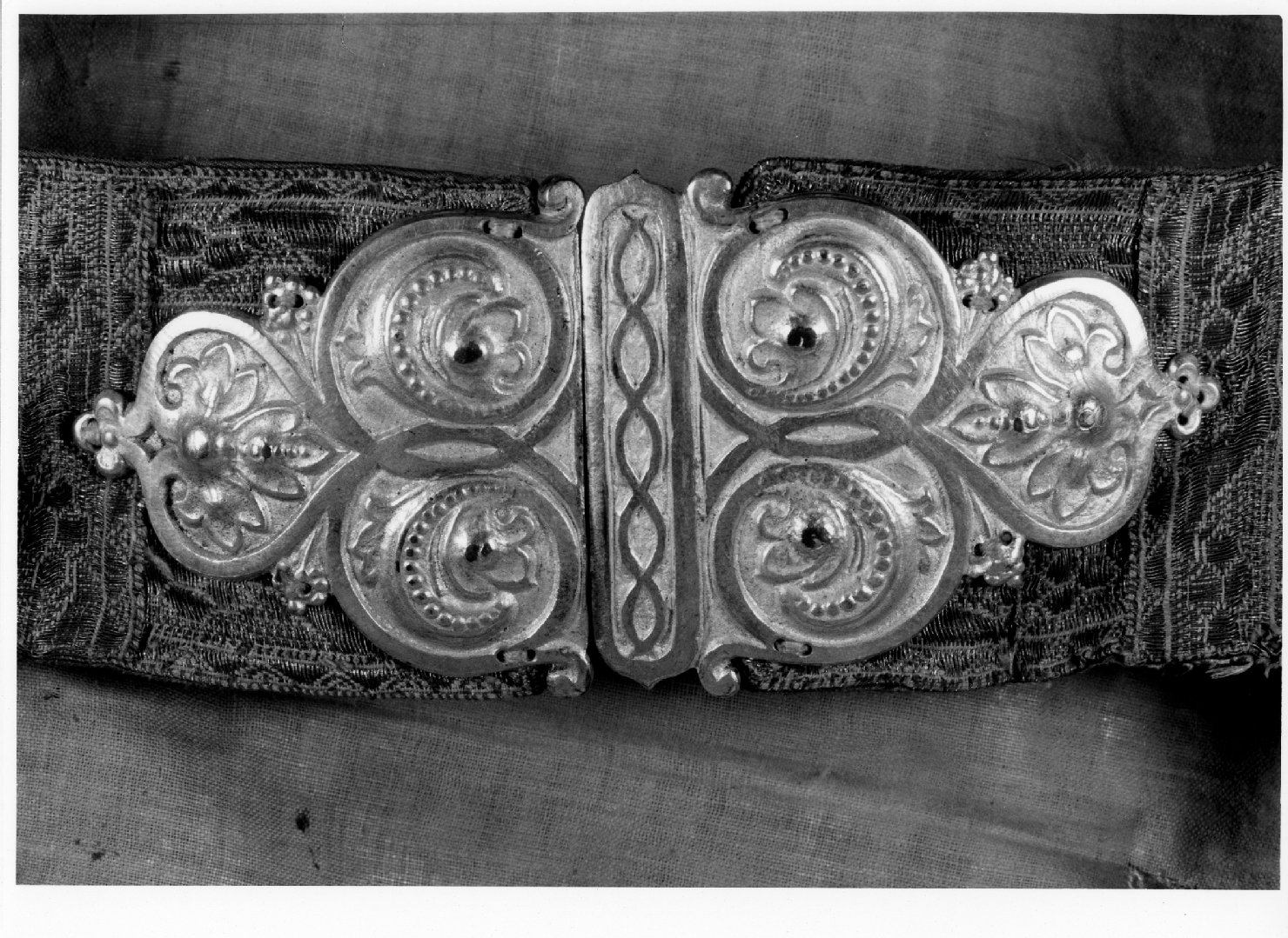 fermaglio di piviale - ambito veneto (inizio sec. XX)