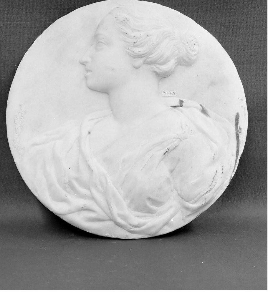 busto femminile (rilievo, opera isolata) - bottega Italia centro-settentrionale (sec. XIX)