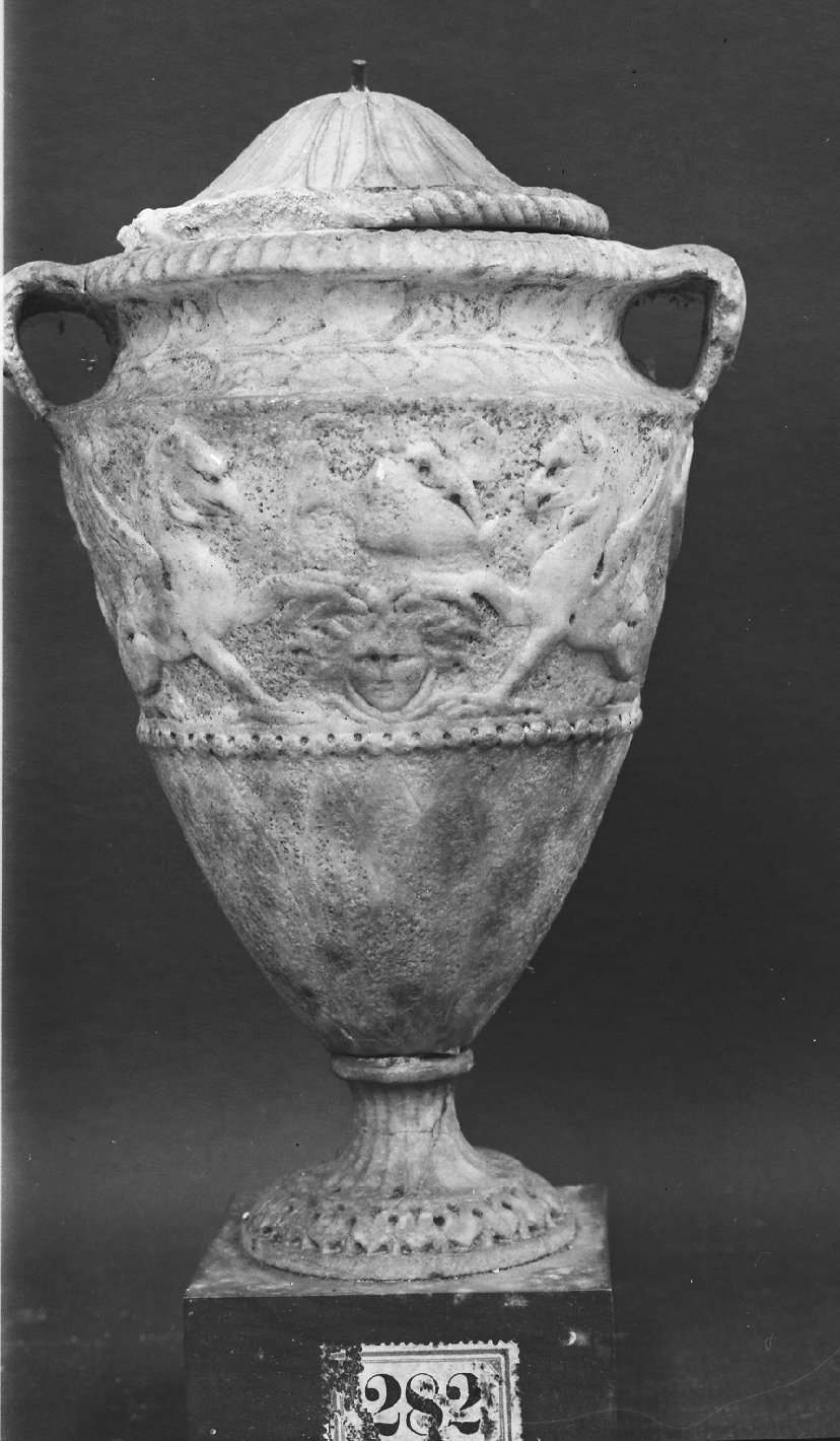 animali fantastici (urna cineraria, opera isolata) - ambito Italia centro-settentrionale (sec. XVI)