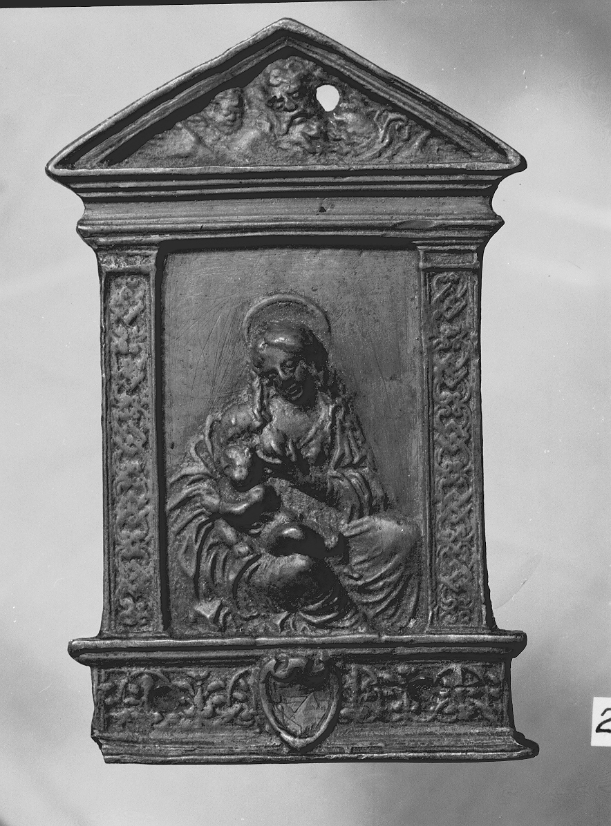 Madonna in trono che allatta il Bambino (pace - a tavoletta, architettonica, opera isolata) - bottega veneta (inizio sec. XVI)