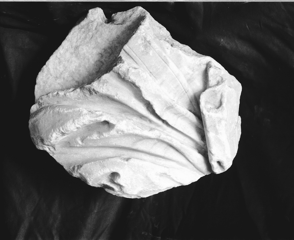 motivi decorativi astratti (decorazione plastico-architettonica, frammento) - ambito Italia centro-meridionale (sec. III)