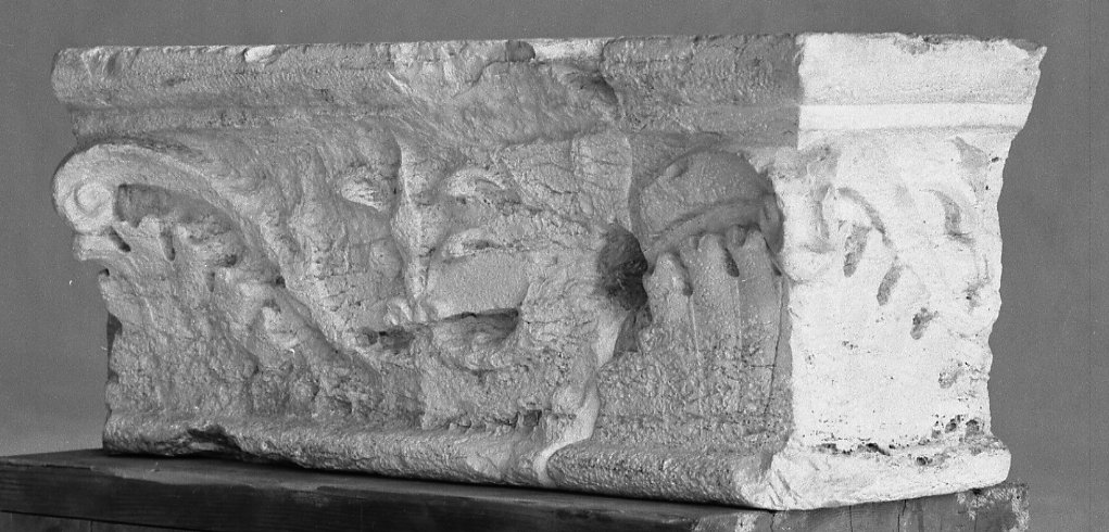 motivi decorativi vegetali (capitello di pilastro, opera isolata) - bottega veneziana (fine/inizio secc. XV/ XVI)