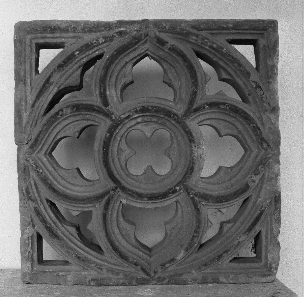 motivi decorativi geometrici e vegetali (rilievo, opera isolata) - bottega veneziana (sec. XIV)