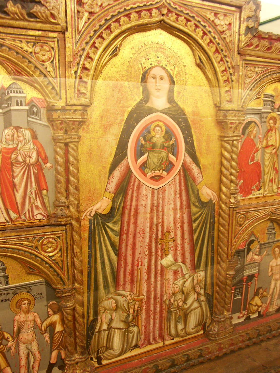 Madonna della Misericordia (scomparto di polittico) di Simone da Cusighe (sec. XIV)