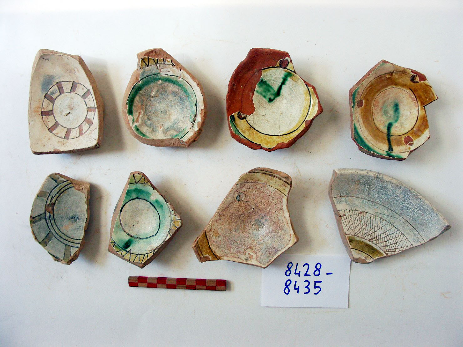 motivi decorativi geometrici (scodella, frammento) - ambito veneziano (secc. XVII/ XVIII)