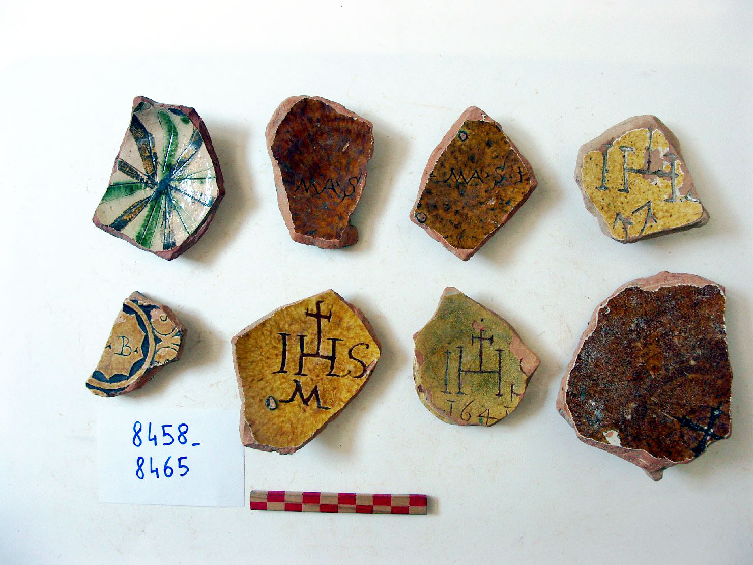 iscrizione (piattino, frammento) - ambito veneziano (secc. XVII/ XVIII)