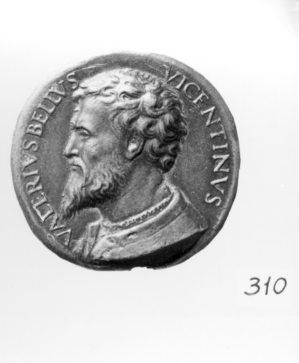 busto di uomo (medaglia, opera isolata) di Belli Valerio detto Valerio Vicentino (secc. XV/ XVI)