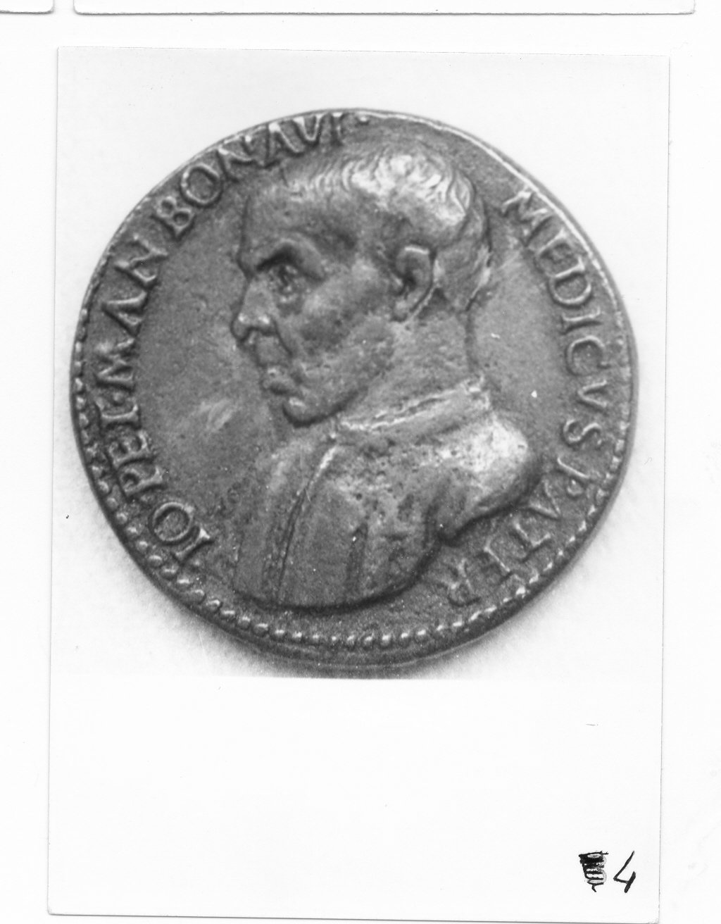 busto maschile (medaglia, opera isolata) di Cavino Giovanni (sec. XVI)