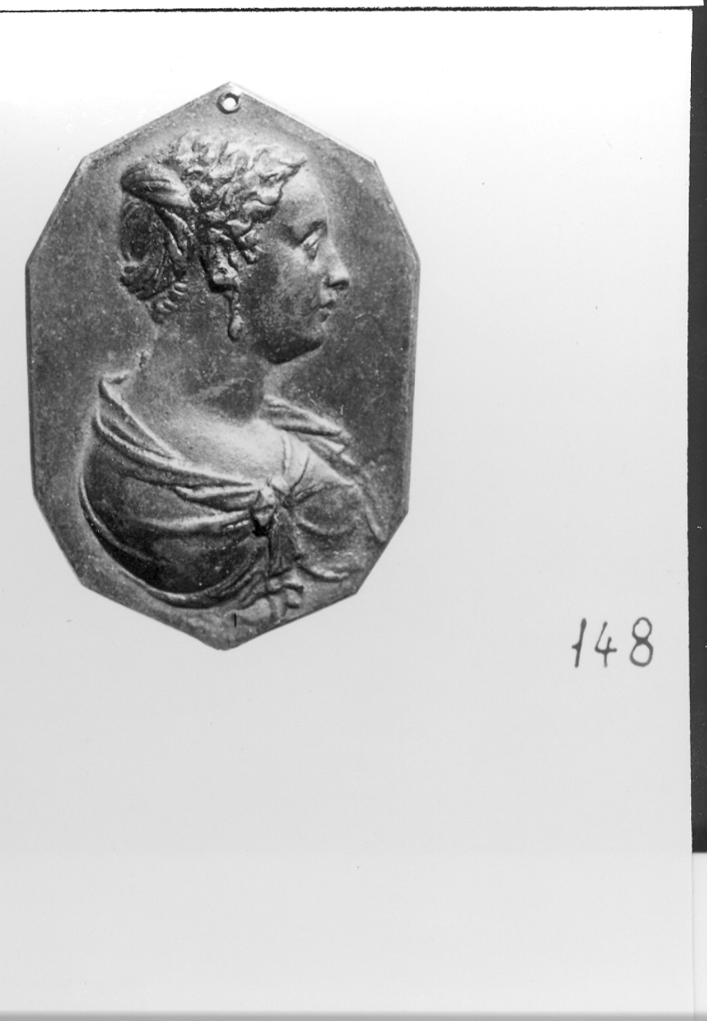 busto femminile (medaglia, opera isolata) di Vittoria Alessandro (secc. XVI/ XVII)