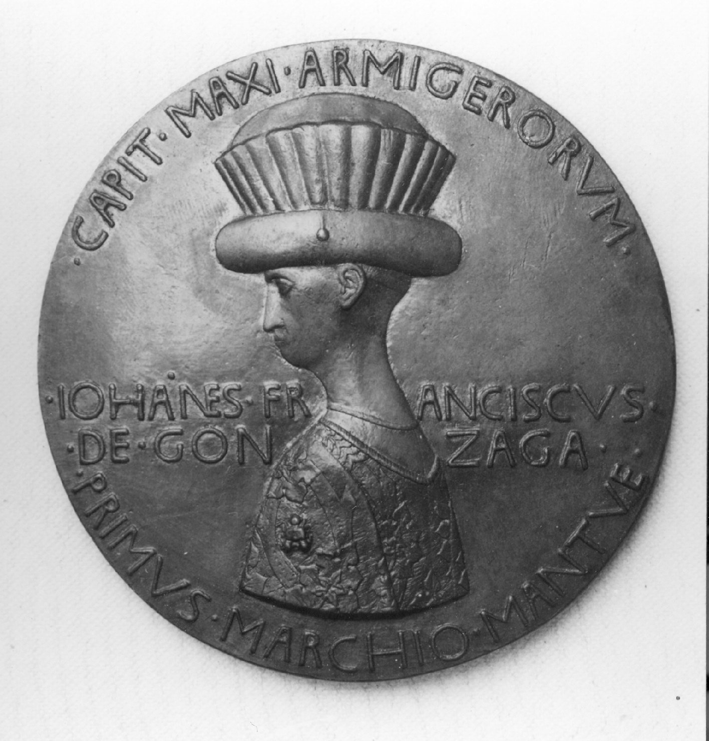 ritratto d'uomo di profilo (medaglia, elemento d'insieme) di Antonio di Puccio Pisano detto Pisanello (secc. XIV/ XV)