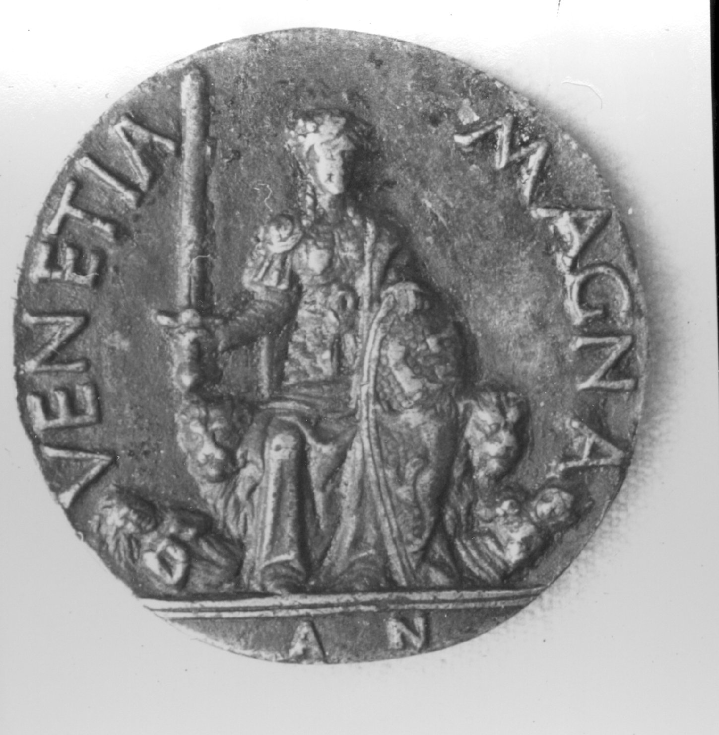 figura femminile (medaglia, elemento d'insieme) di Gambello Antonio (sec. XV)