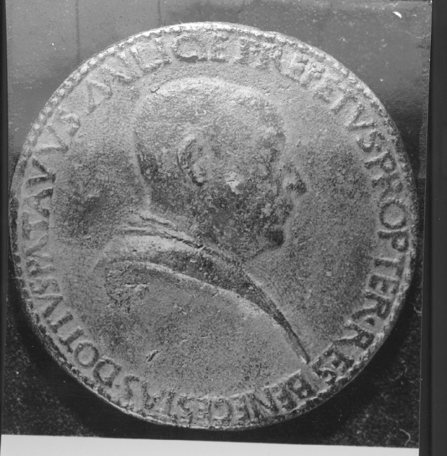 ritratto d'uomo di profilo (medaglia, elemento d'insieme) di Guacialoti Andrea (sec. XV)