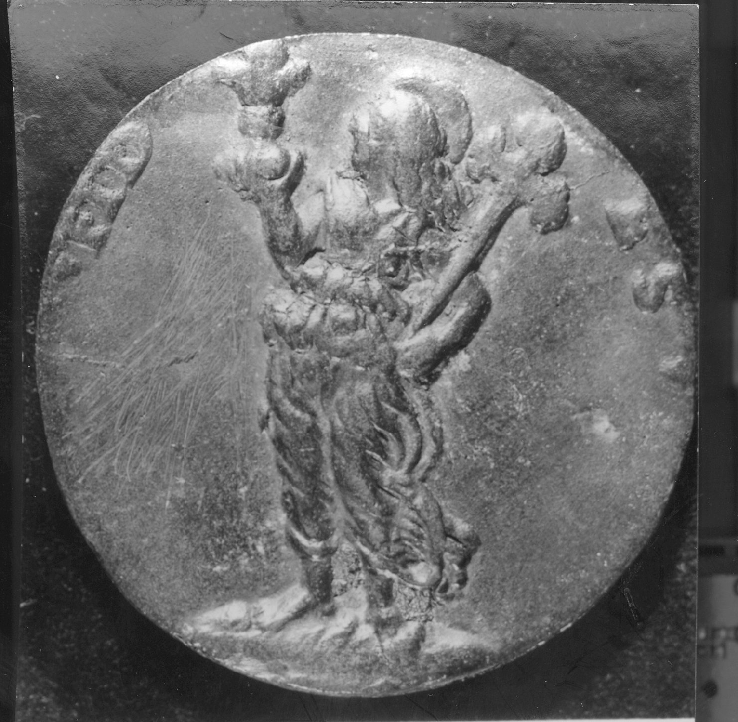 figura femminile (medaglia, elemento d'insieme) di Spinelli Niccolò (sec. XV)