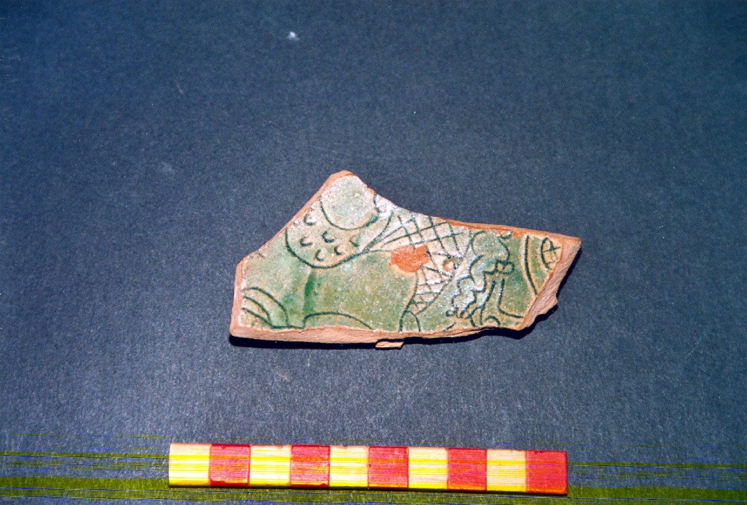 ciotola, frammento - ambito veneto (fine/inizio secc. XIII/ XIV)