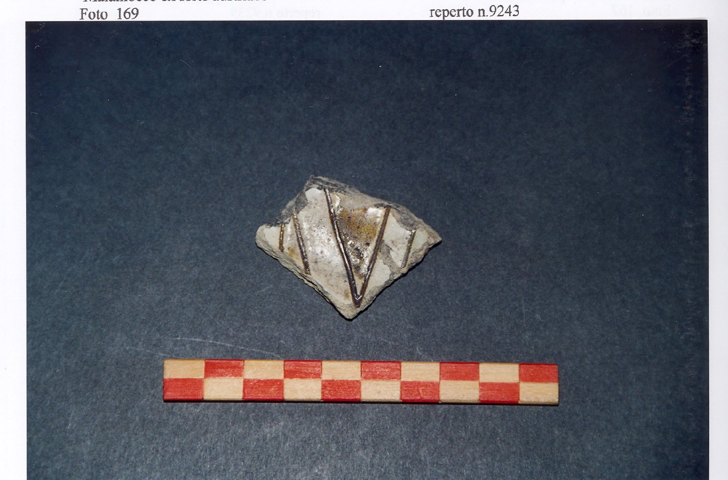 ciotola, frammento - ambito veneto (fine/inizio secc. XIII/ XIV)