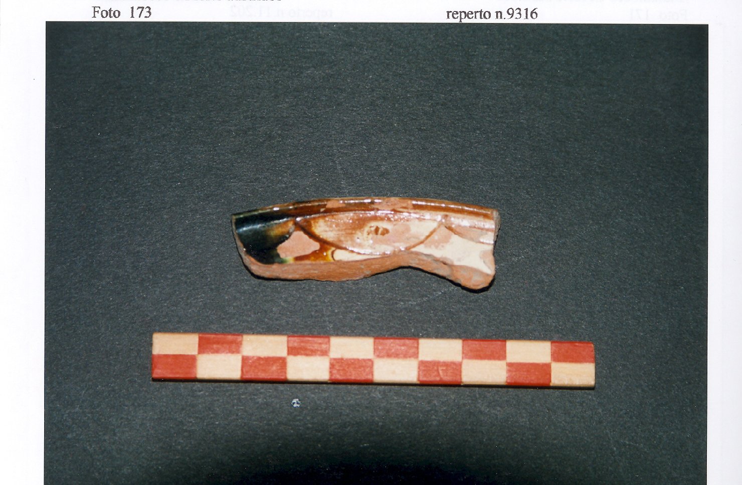 piatto, frammento - ambito veneto (fine/inizio secc. XIII/ XIV)