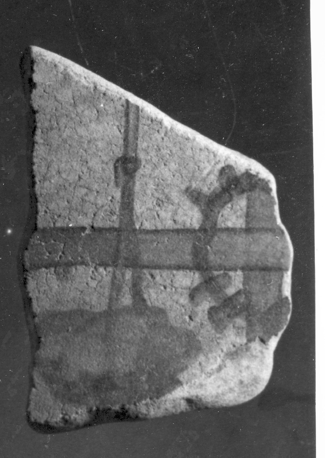 croce (vaso, frammento) - ambito faentino (secc. XV/ XVI)