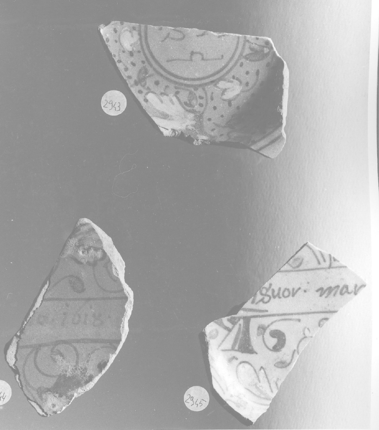 motivi decorativi (ciotola, frammento) - ambito faentino (secc. XV/ XVI)