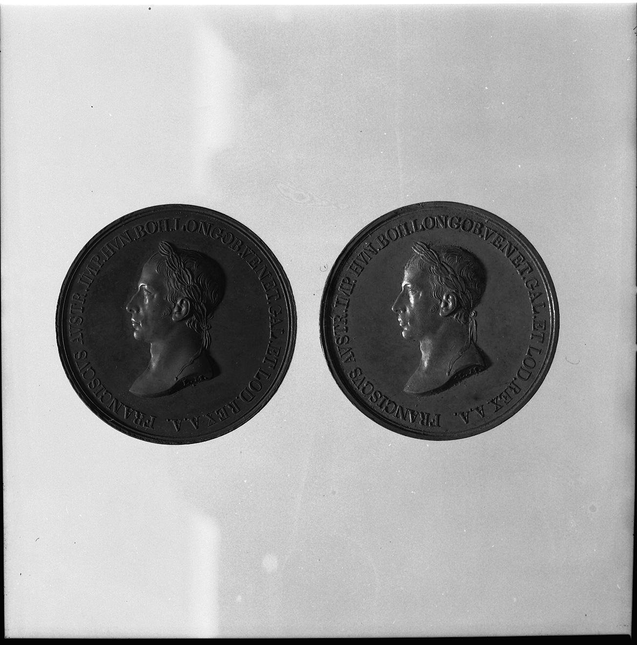 testa d'uomo (medaglia, elemento d'insieme) di Manfredini Luigi (secc. XVIII/ XIX)