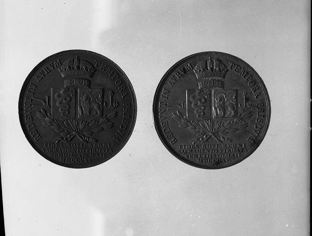 stemma (medaglia, elemento d'insieme) di Manfredini Luigi (secc. XVIII/ XIX)
