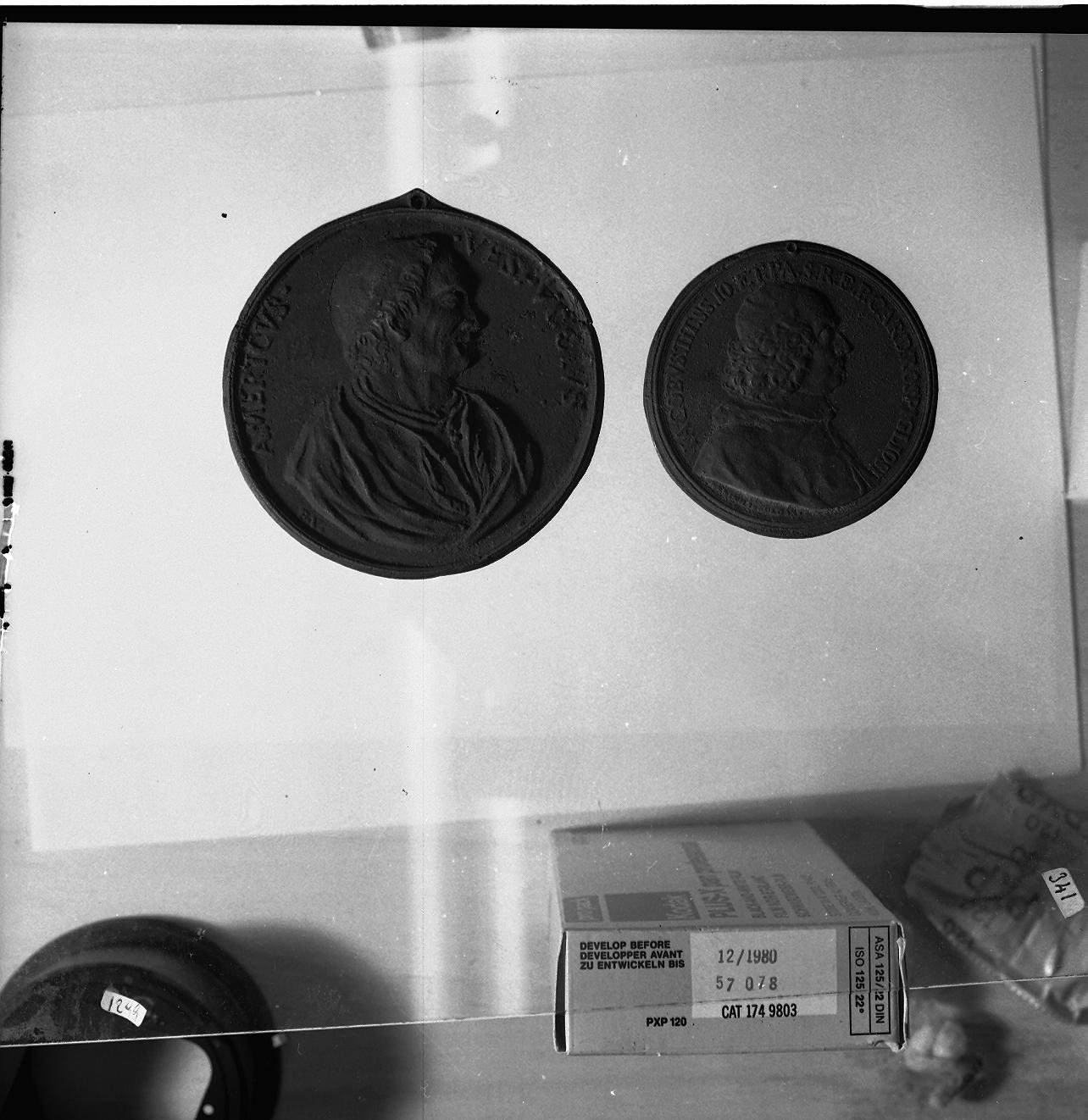 testa d'uomo (medaglia, opera isolata) - ambito dell'Italia centrale (secc. XV/ XVI)