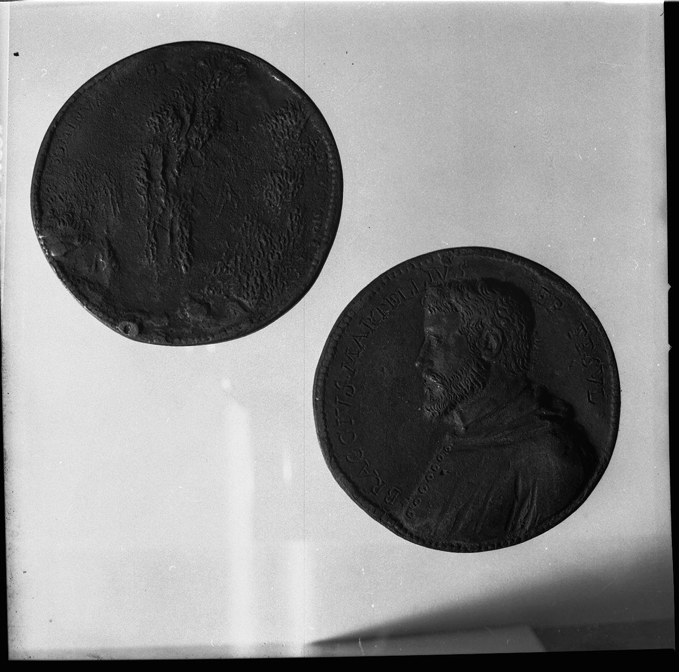 testa d'uomo (medaglia, opera isolata) - ambito dell'Italia centrale (sec. XVI)