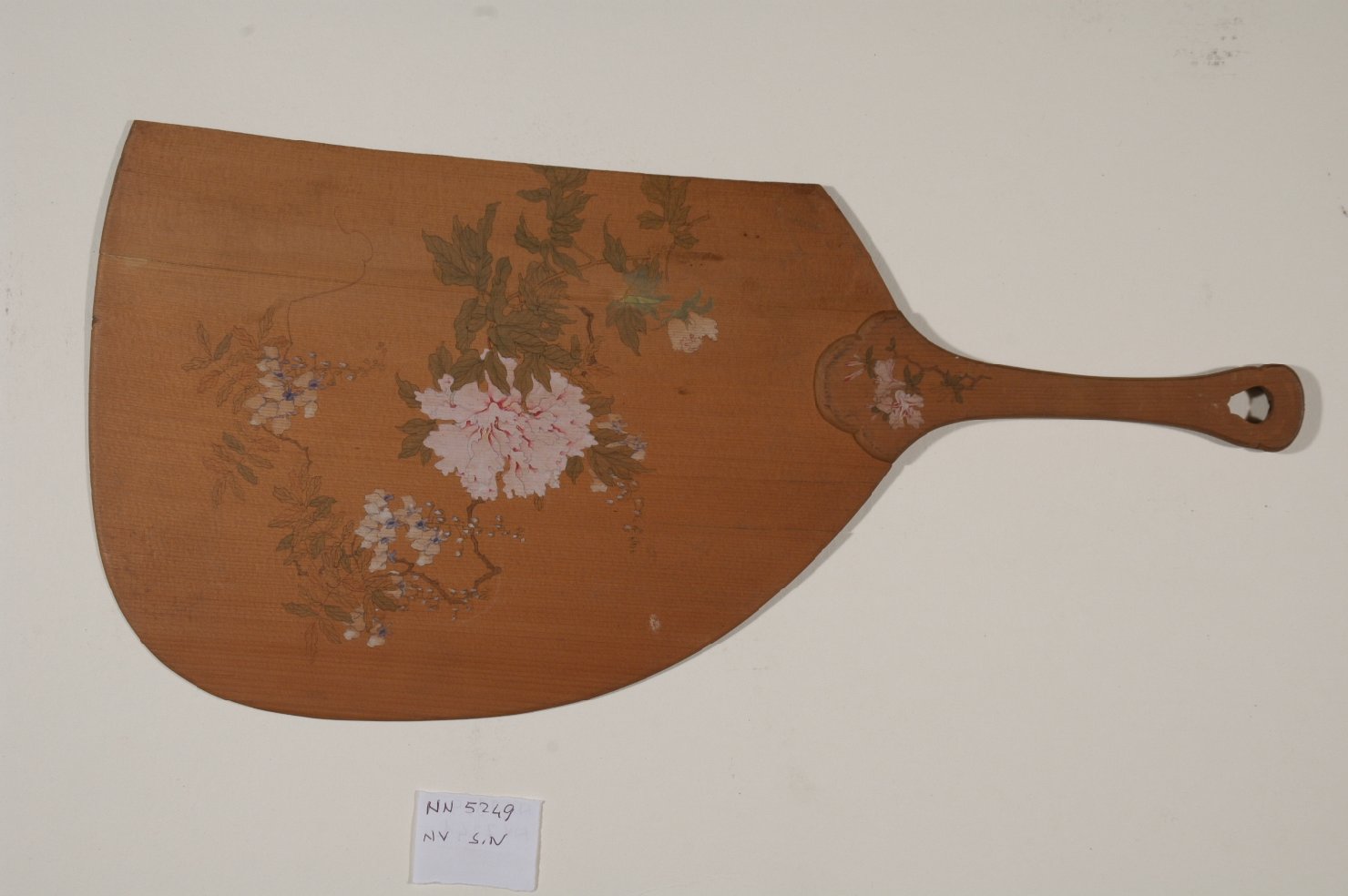 motivo decorativo floreale (ventaglio, elemento d'insieme) - ambito giapponese (secc. XVII/ XIX)