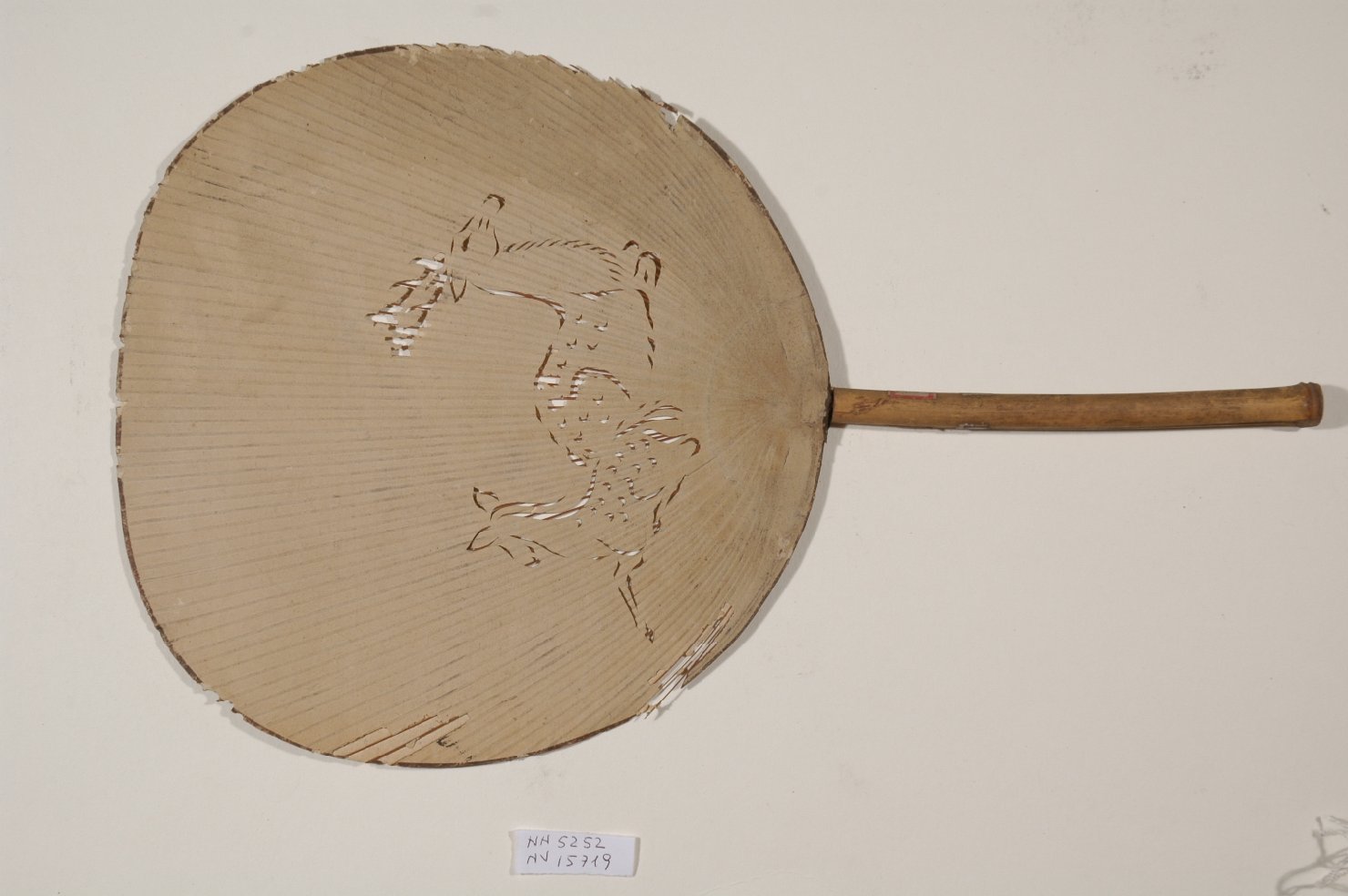 motivo decorativo zoomorfo (ventaglio, elemento d'insieme) - ambito giapponese (secc. XVII/ XIX)