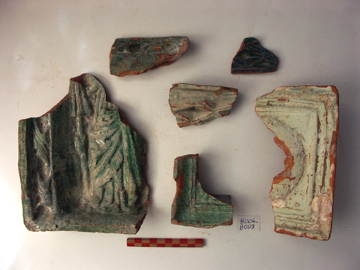 motivi decorativi (formella, frammento) - ambito veneto (secc. XV/ XIX)