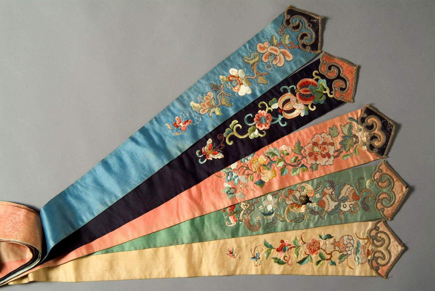 abito, opera isolata - manifattura cinese (sec. XIX)