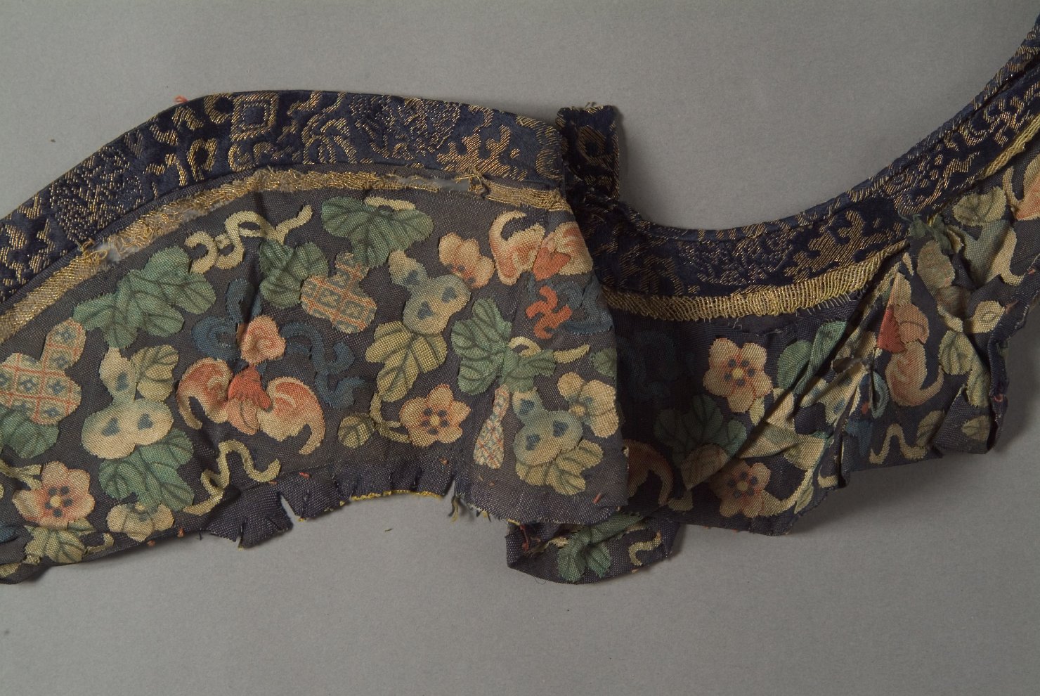 collo di vestito decorato, elementi decorativi (abito, opera isolata) - ambito cinese (sec. XIX)
