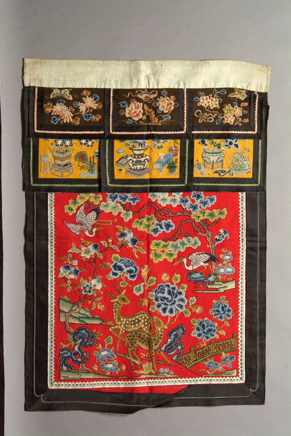 drappo decorato, elementi decorativi (tessuto, opera isolata) - ambito cinese (sec. XIX)