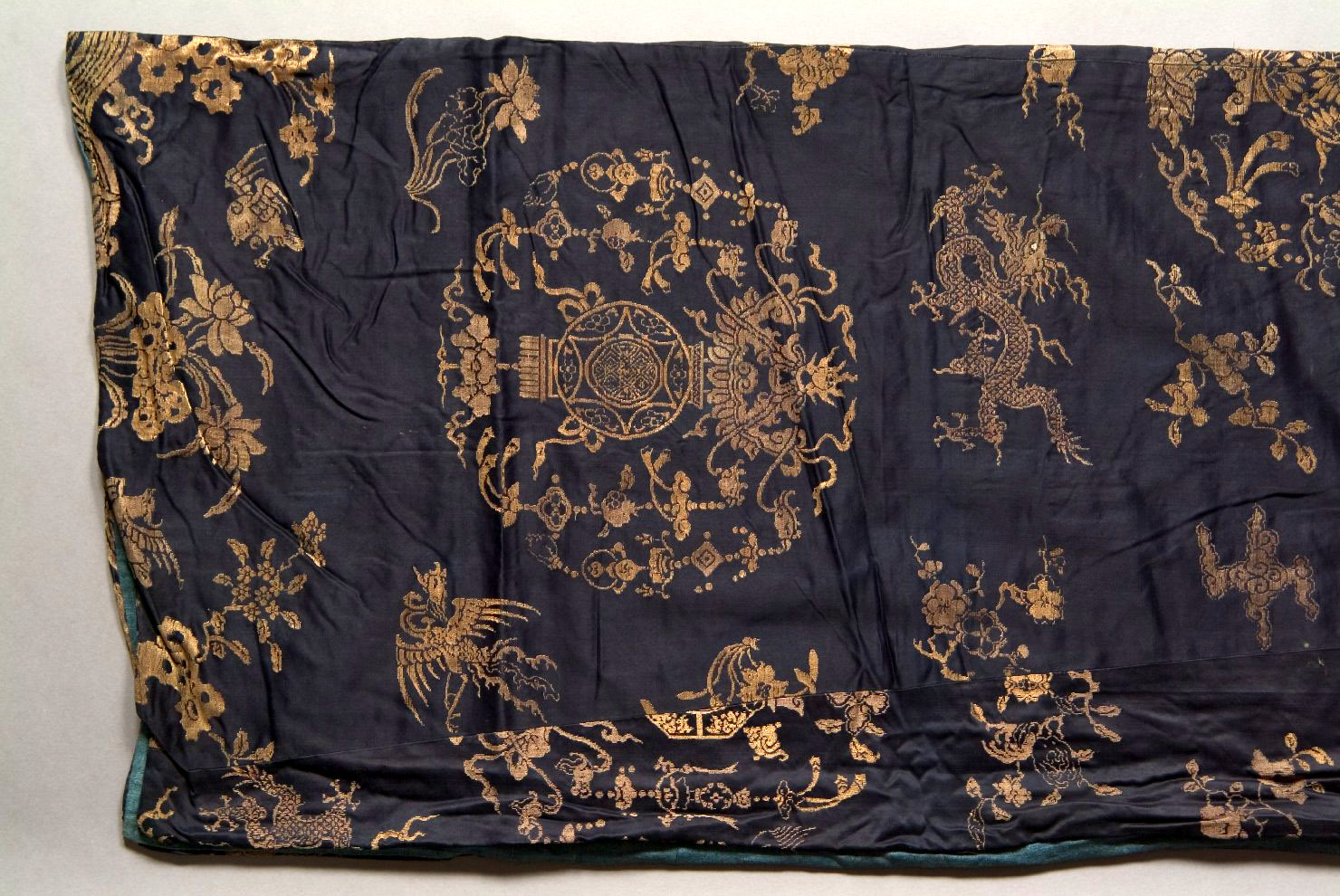 tappetino decorato, elementi decorativi (tessuto, opera isolata) - ambito cinese (sec. XIX)