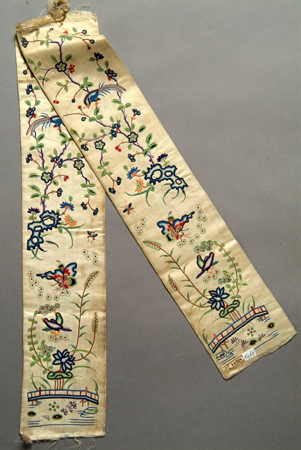 coppia di strisce per maniche, elementi decorativi (tessuto, opera isolata) - ambito cinese (sec. XIX)