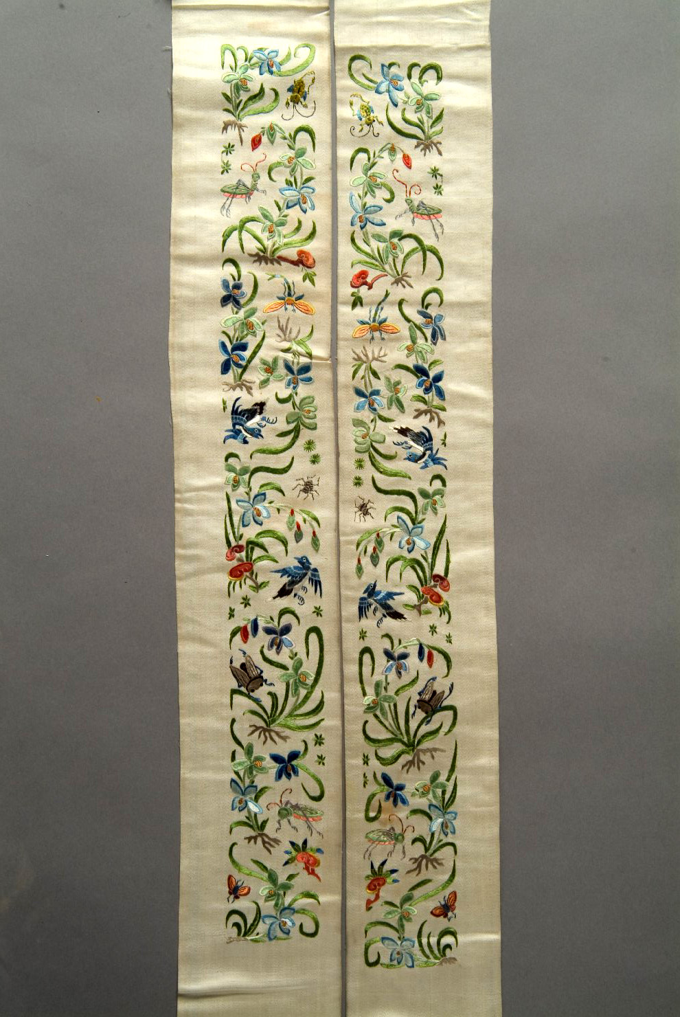 coppia di strisce per maniche, elementi decorativi (tessuto, opera isolata) - ambito cinese (sec. XIX)