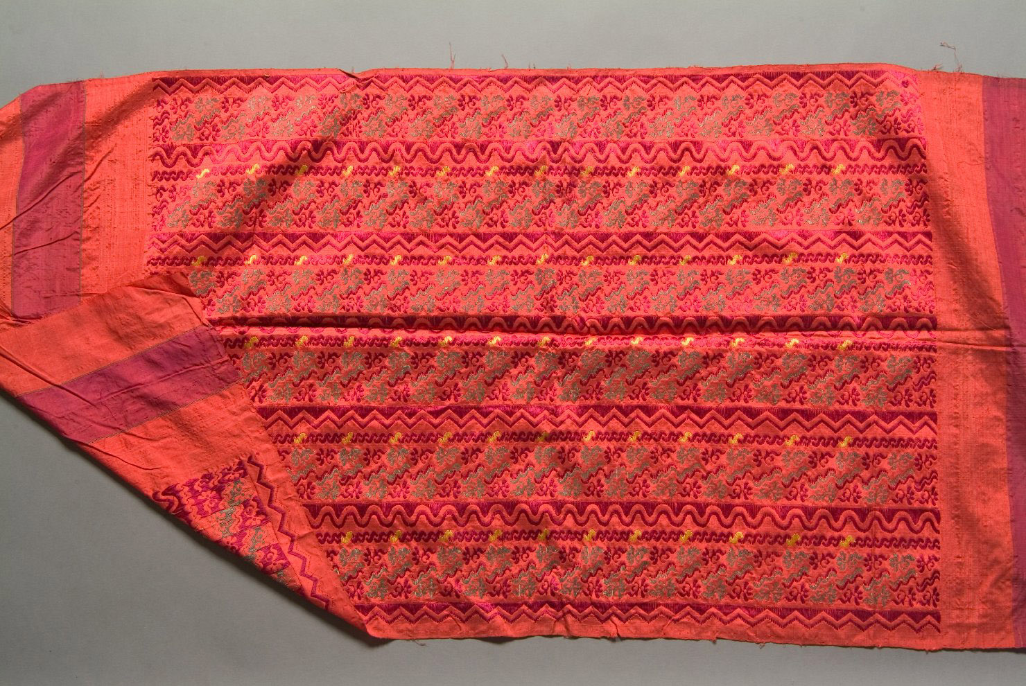 scialle, elementi decorativi (abito, opera isolata) - ambito asiatico (sec. XIX)