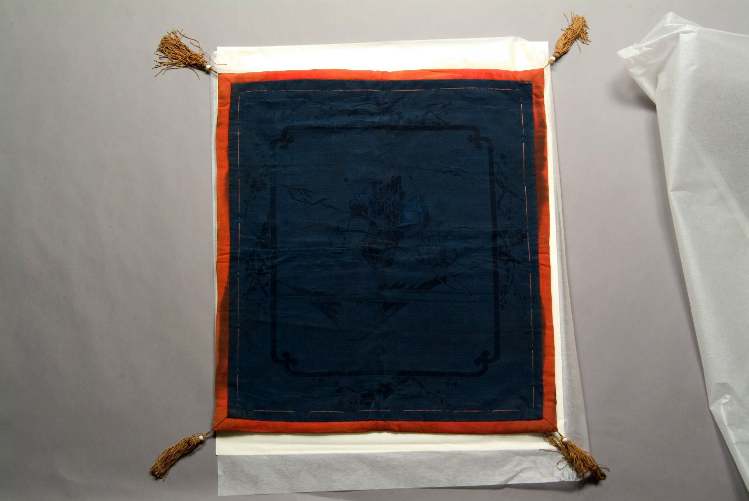 "fukusa" decorato, elementi decorativi (abito, opera isolata) - ambito giapponese (sec. XIX)