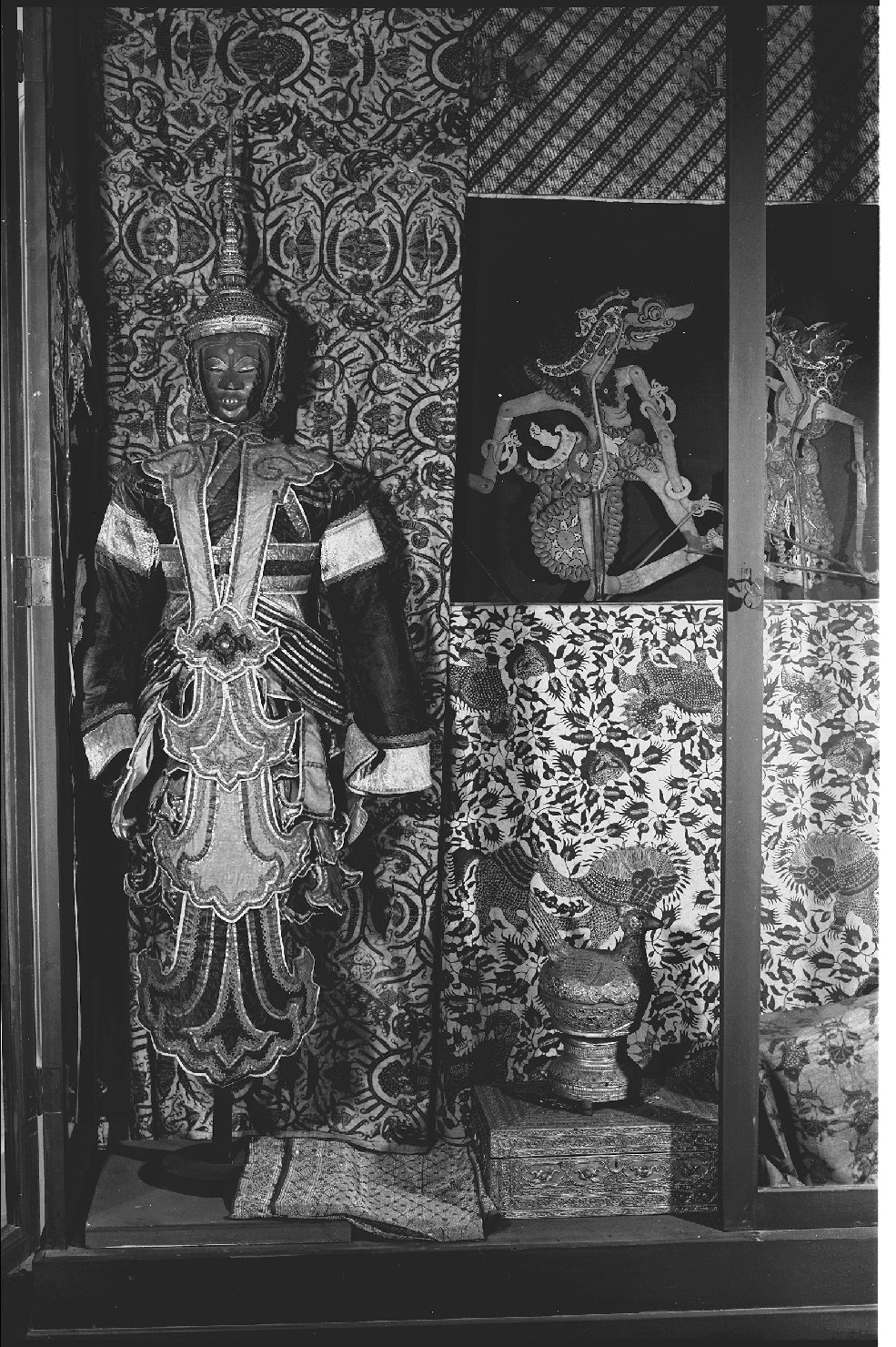 motivi decorativi (abito, opera isolata) - manifattura indonesiana (sec. XIX)