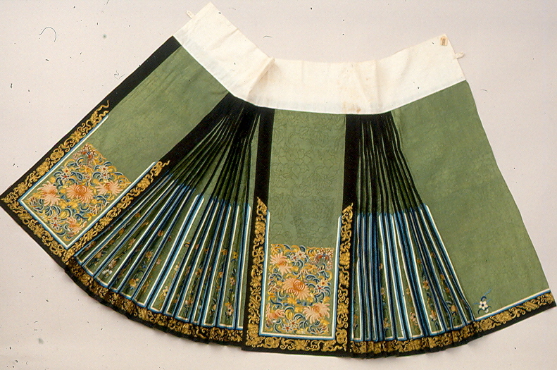 gonna decorata, motivi decorativi (abito, opera isolata) - manifattura cinese (sec. XIX)