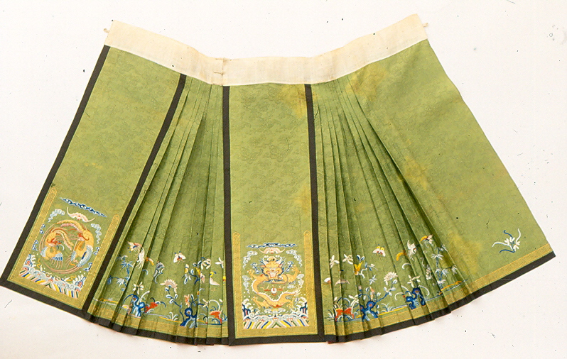 gonna decorata, motivi decorativi (abito, opera isolata) - manifattura cinese (sec. XIX)