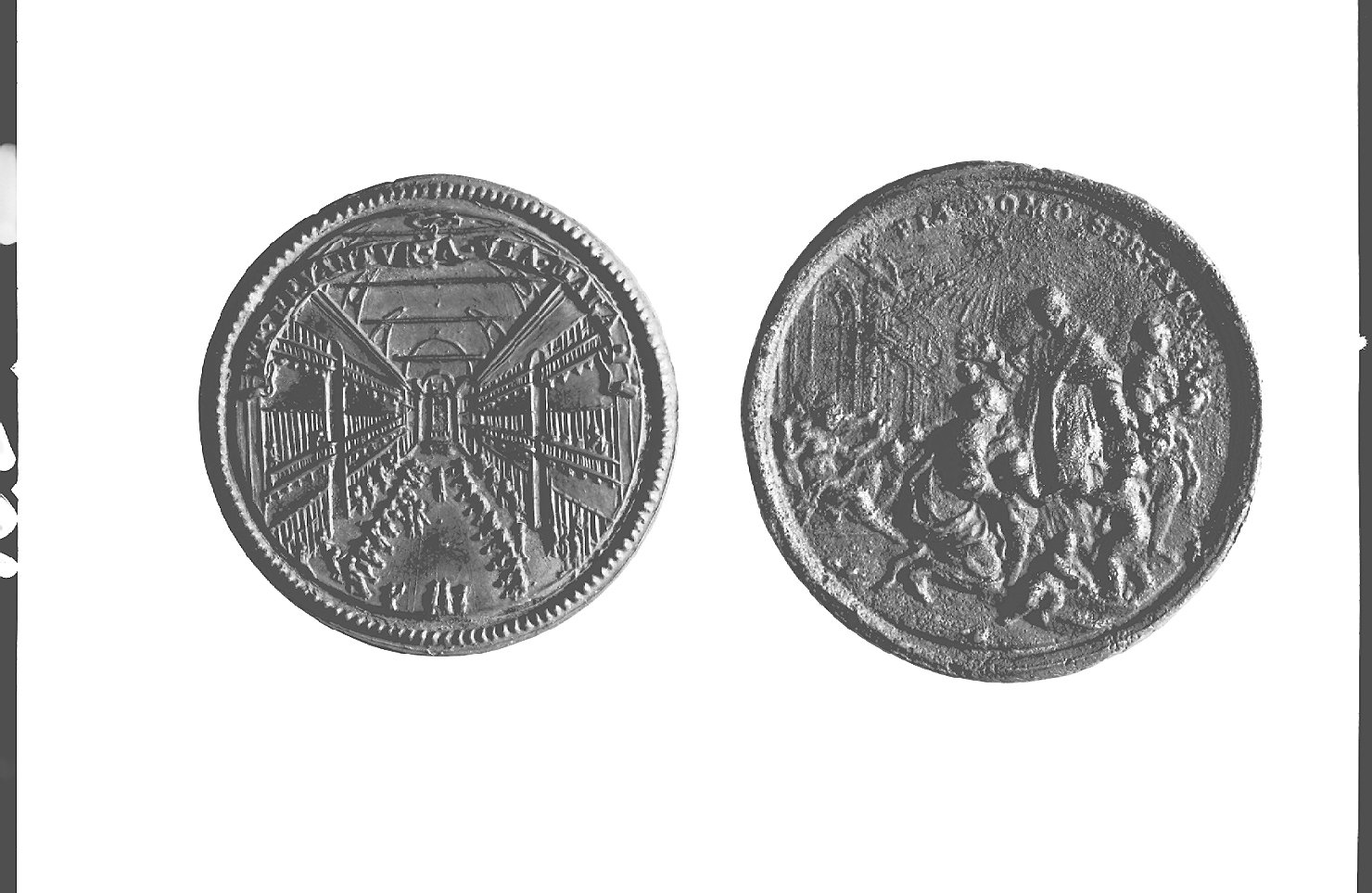 interno con figure maschili (medaglia, elemento d'insieme) - ambito romano (sec. XVIII)