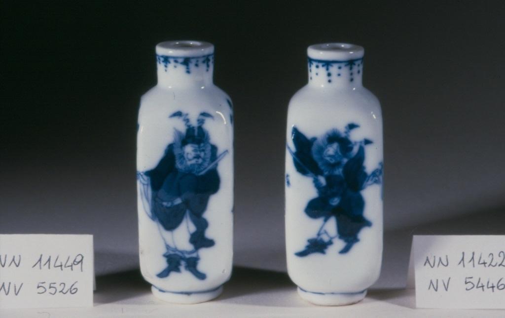 figura maschile (tabacchiera, opera isolata) - ambito cinese (secc. XVII/ XIX)