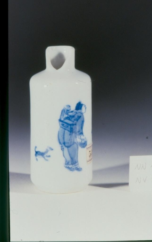 figura maschile (tabacchiera, opera isolata) - ambito cinese (sec. XVIII)