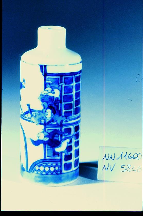 scena con acrobati (zaji), acrobata (tabacchiera, opera isolata) - ambito cinese (secc. XVII/ XIX)