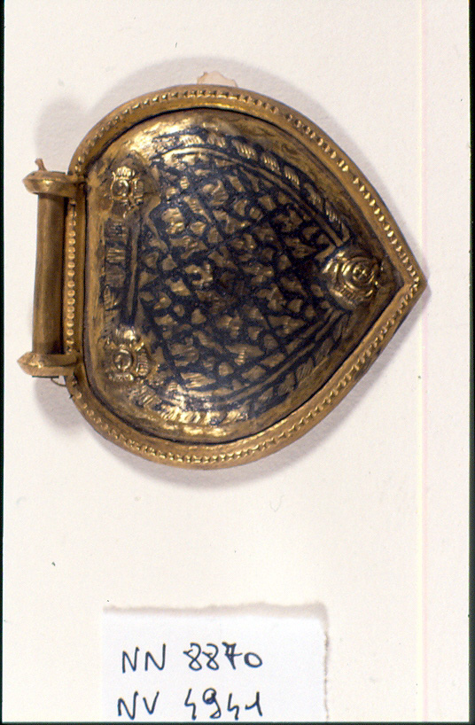 motivi decorativi vegetali (fibbia, opera isolata) - ambito Asia sud-orientale (secc. XVII/ XIX)